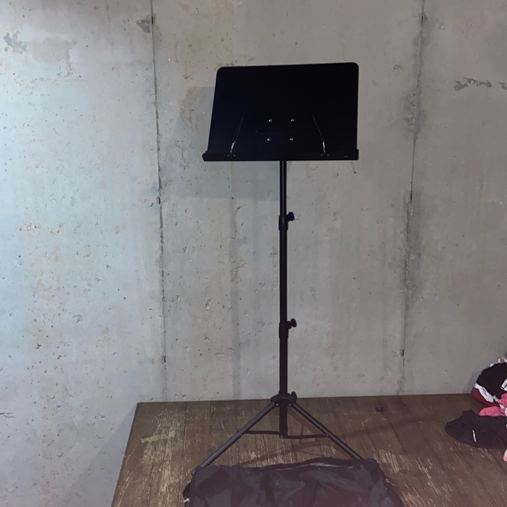 Music stand